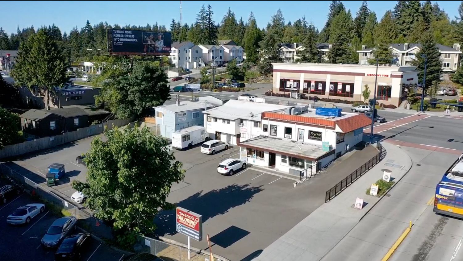19928 Aurora Ave N, Shoreline, WA 98133